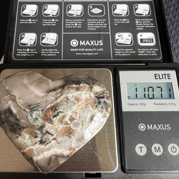 Volcano Agate Crystal Heart Carving UV‎ Reactive (#1) - Picture 7 of 12